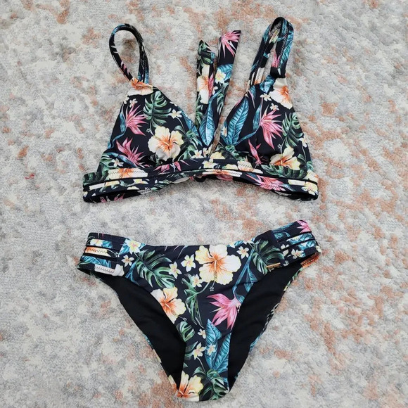 Sweet Secret Black Tropical Flower 2 Piece Bikini - Size EU 36 - Picture 2 of 7